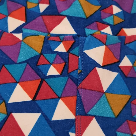 Lularoe one size leggings, fits 2-10 - Picture 2 of 5